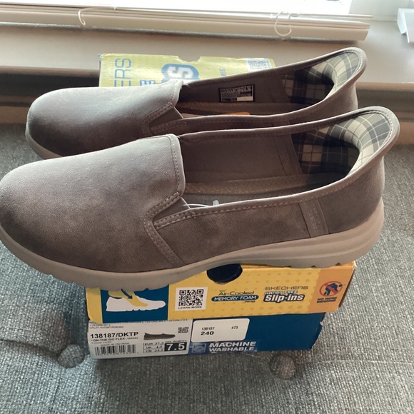 Skechers Women's Slip-Ins: On-the-GO Flex - Verona Slip-On Casual Walking Sneake - Picture 11 of 11